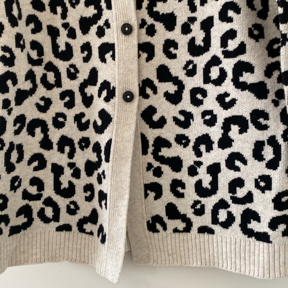 J. Jill Leopard Print Button Up Relaxed Fit Soft Cardigan Sweater Size S - Picture 9 of 14